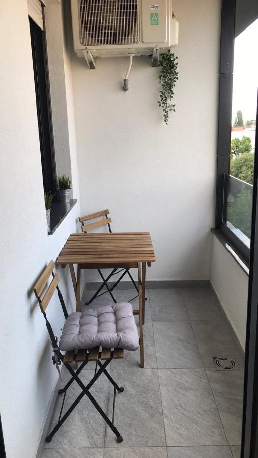 Tesla 70 Apartment With Secure Parking In The Garage Novi Sad Exterior foto